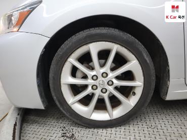 2012 - lexus ct200h