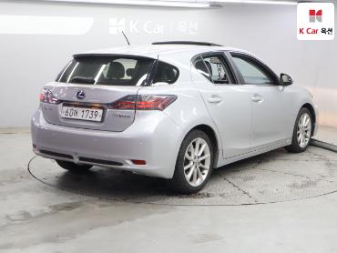 2012 - lexus ct200h
