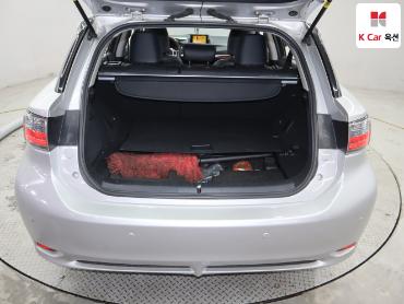 2012 - lexus ct200h