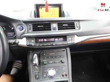 2012 - lexus ct200h