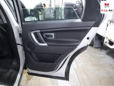 2017 - land rover discovery