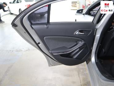 2015 - mercedes-benz a180