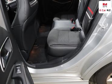 2015 - mercedes-benz a180