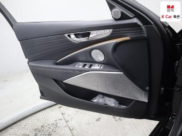 2022 - kia k9