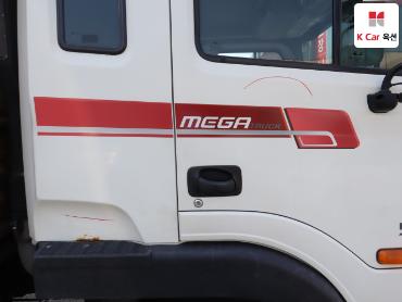 2012 - hyundai mega truck