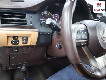 2018 - lexus es300h