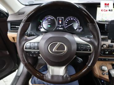 2018 - lexus es300h