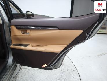 2018 - lexus es300h