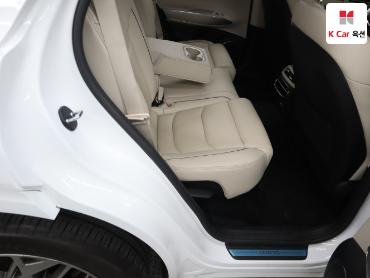 2024 - genesis gv70