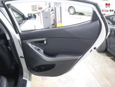 2011 - hyundai avante