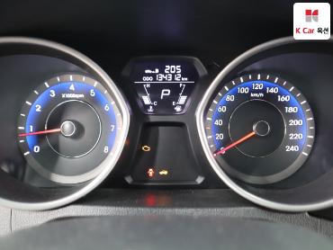 2013 - hyundai avante