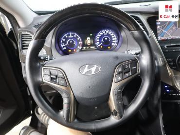 2011 - hyundai grandeur