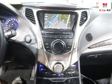 2011 - hyundai grandeur