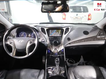 2011 - hyundai grandeur