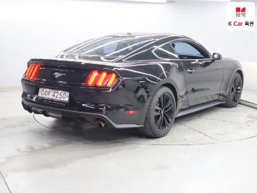 2017 - ford mustang