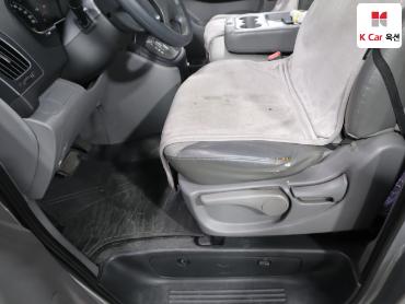 2011 - hyundai grand starex