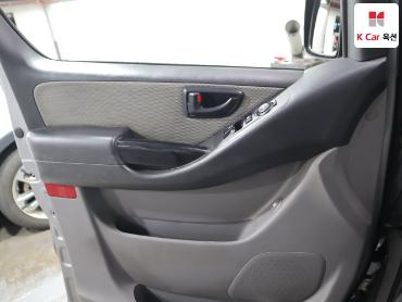 2011 - hyundai grand starex
