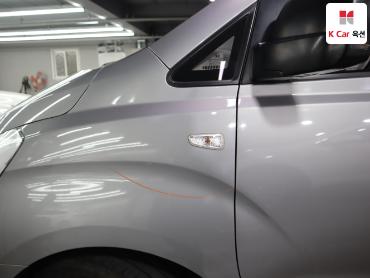 2011 - hyundai grand starex