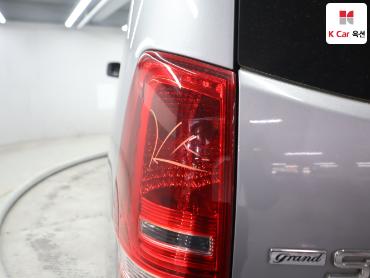2011 - hyundai grand starex