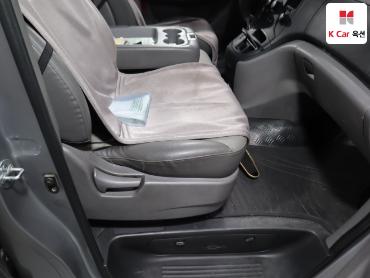 2011 - hyundai grand starex