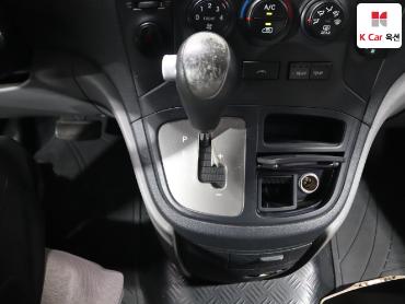 2011 - hyundai grand starex