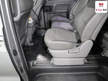 2011 - hyundai grand starex