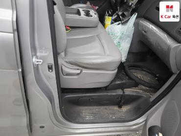2012 - hyundai grand starex