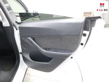 2022 - tesla model y