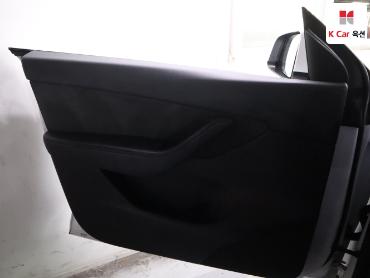 2022 - tesla model y