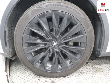 2022 - tesla model y