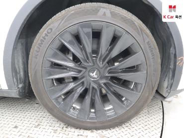 2022 - tesla model y