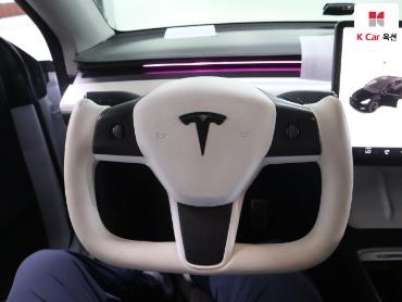 2022 - tesla model y