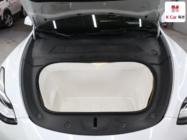 2022 - tesla model y