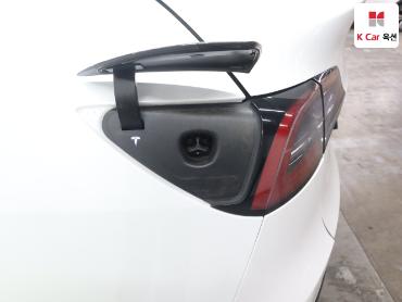 2022 - tesla model y