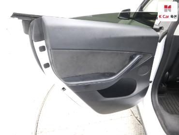 2022 - tesla model y
