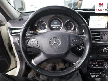 2011 - mercedes-benz e200