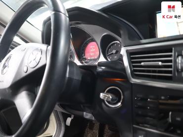 2011 - mercedes-benz e200