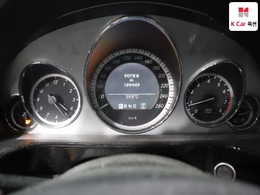 2011 - mercedes-benz e200