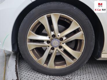 2011 - mercedes-benz e200