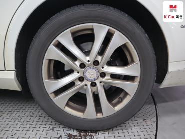 2011 - mercedes-benz e200