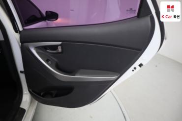 2012 - hyundai avante