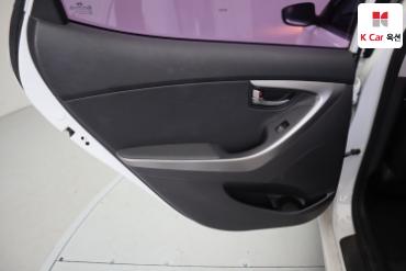 2012 - hyundai avante