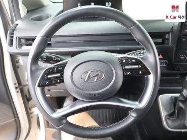 2023 - hyundai staria