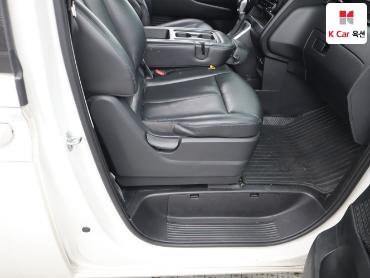 2023 - hyundai staria