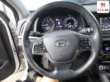 2017 - hyundai avante