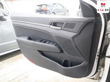 2017 - hyundai avante