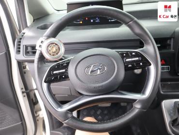 2023 - hyundai staria