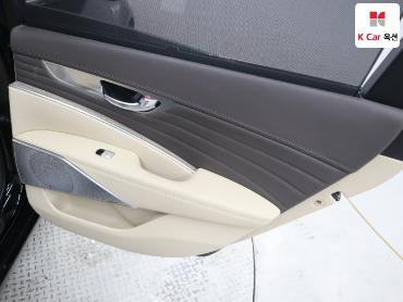 2022 - kia k9