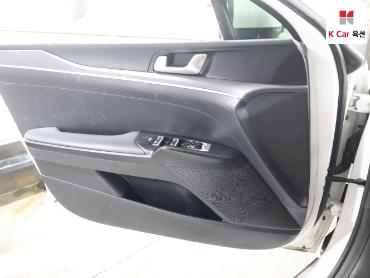 2022 - kia k5