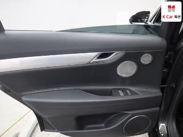 2022 - genesis g80